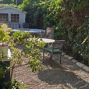 Gasthof Le Petit Jardin ..., LʼIsle-sur-la-Sorgue